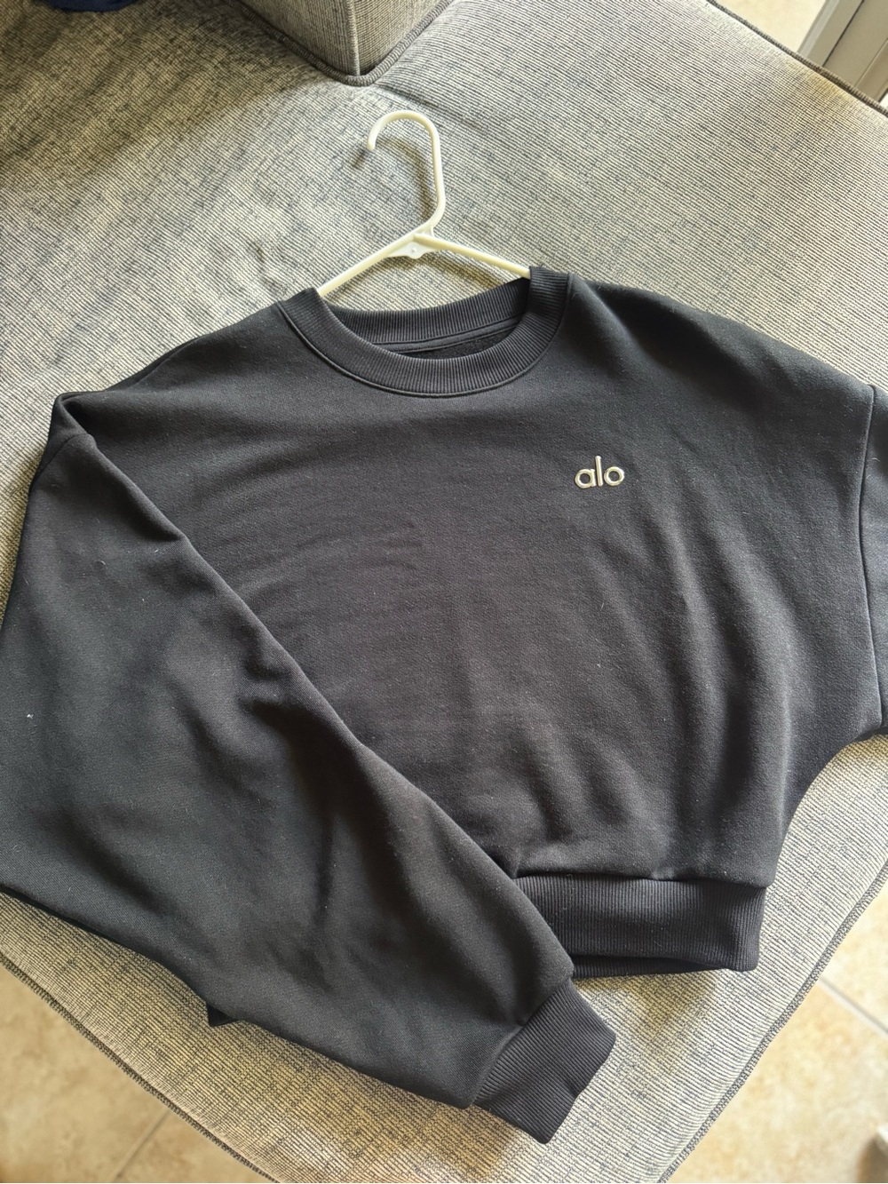 ALO Yoga Black Crewneck Sweatshirt with Small Logo